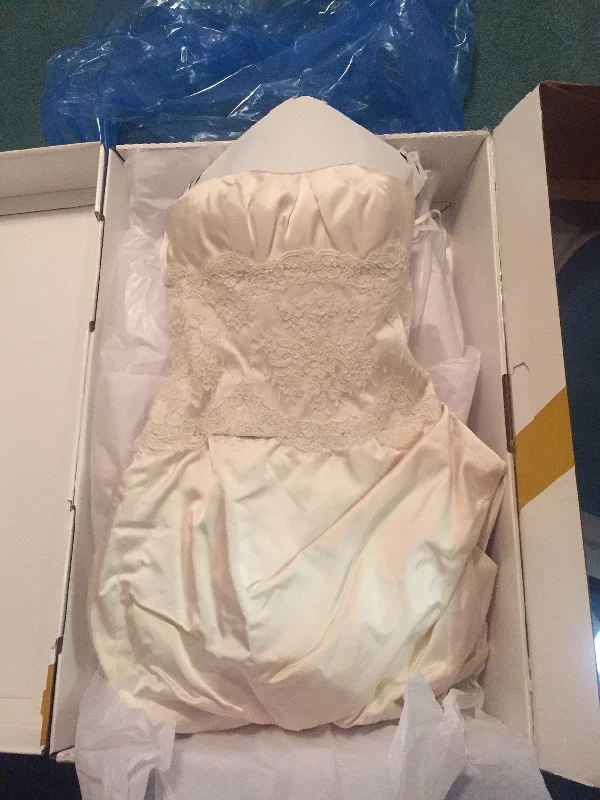 The Best Deals Won’t Wait!Judd Waddell 3080 Neckline